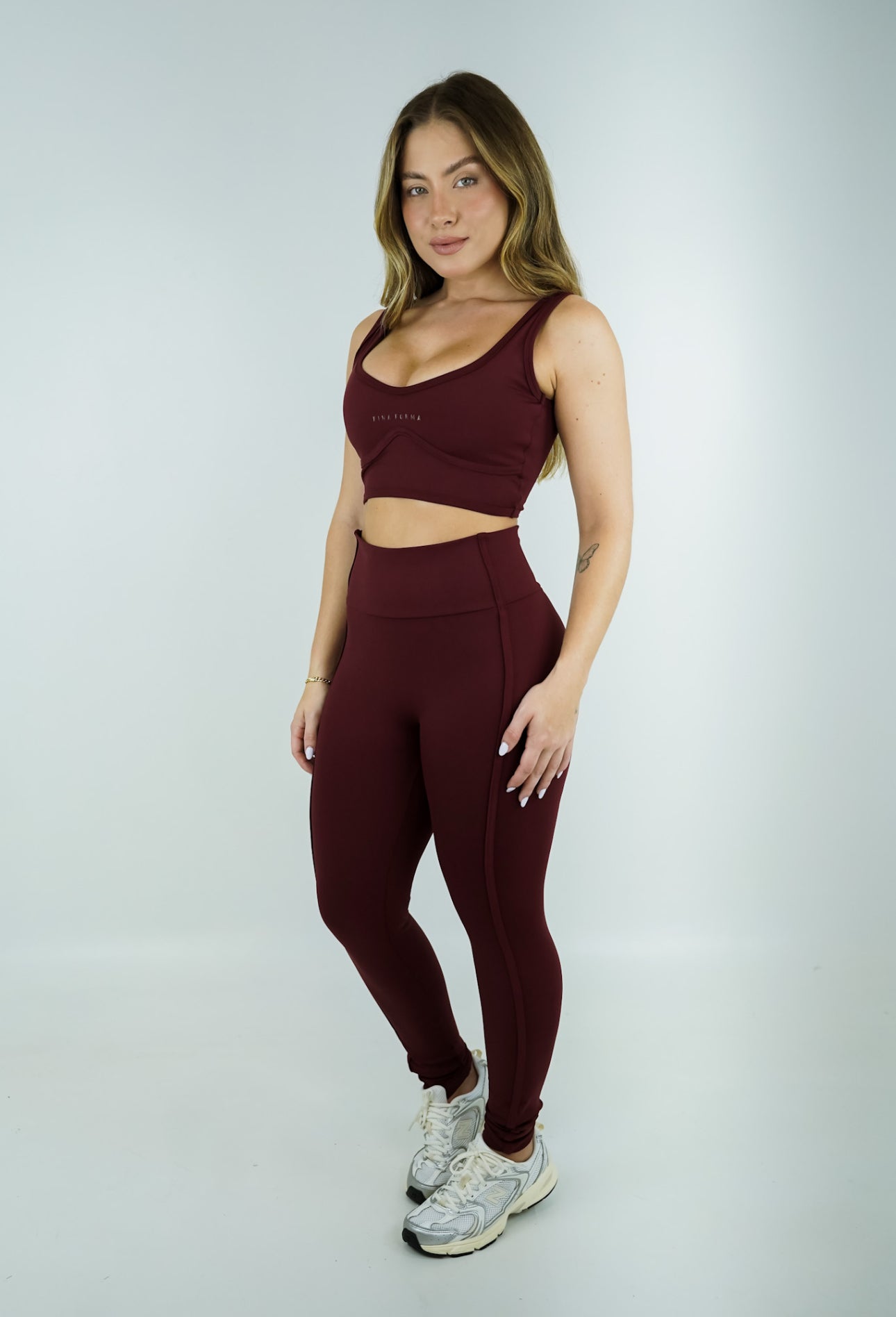 TOP COM ADIDAS - BORDÔ