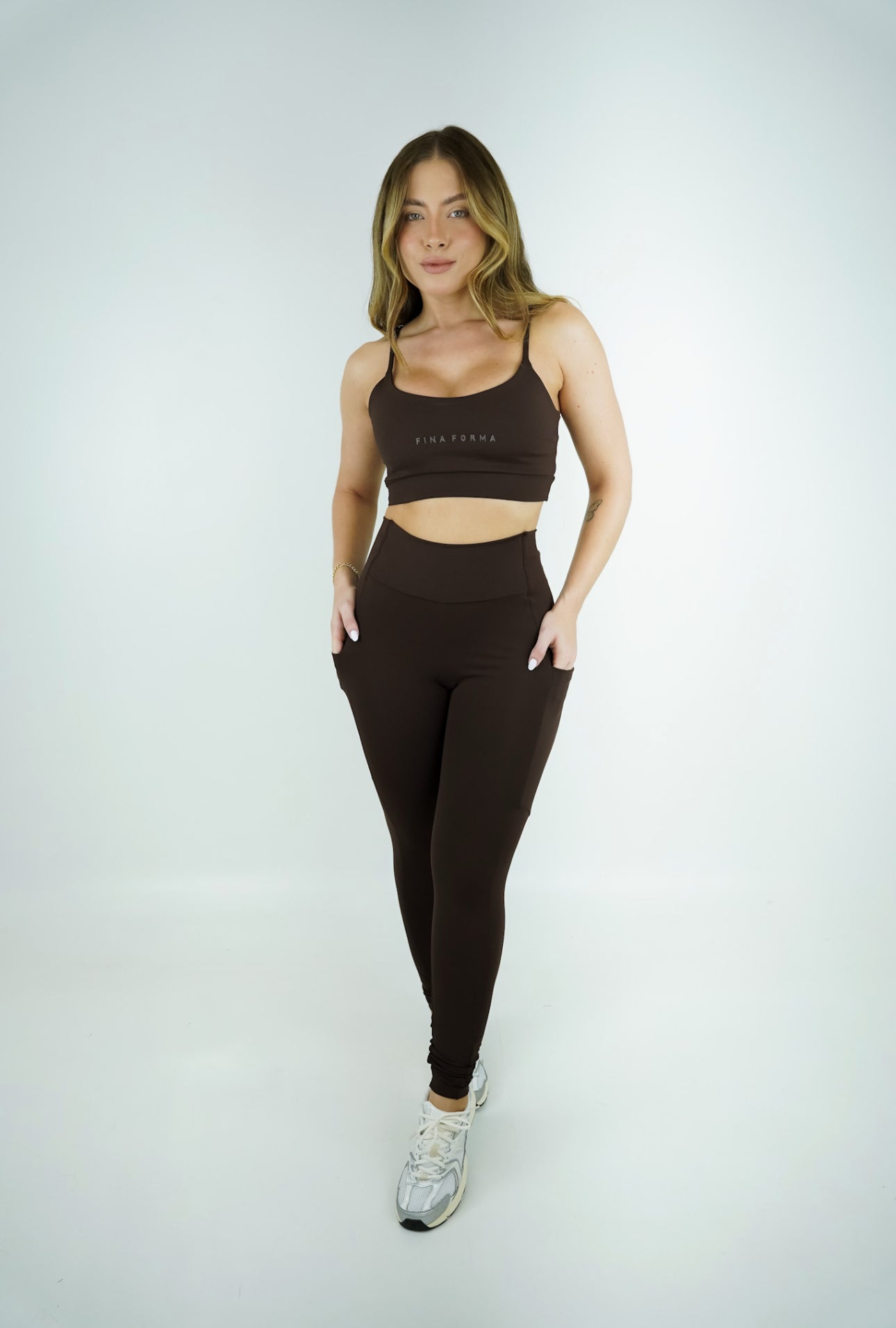 LEGGING COM BOLSO - MARROM FORTE