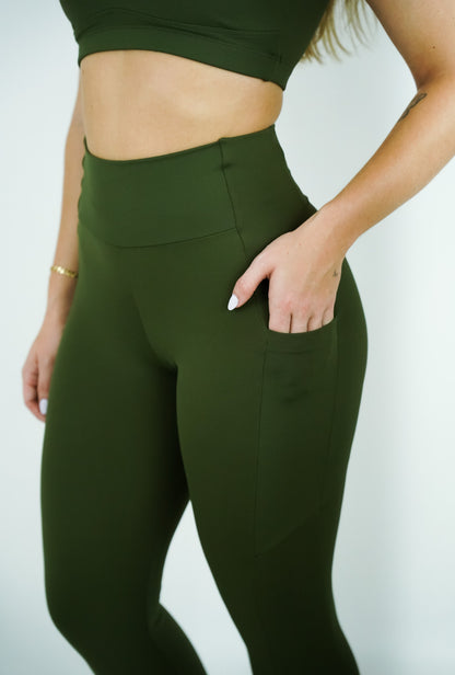 LEGGING COM BOLSO - VERDE BANDEIRA