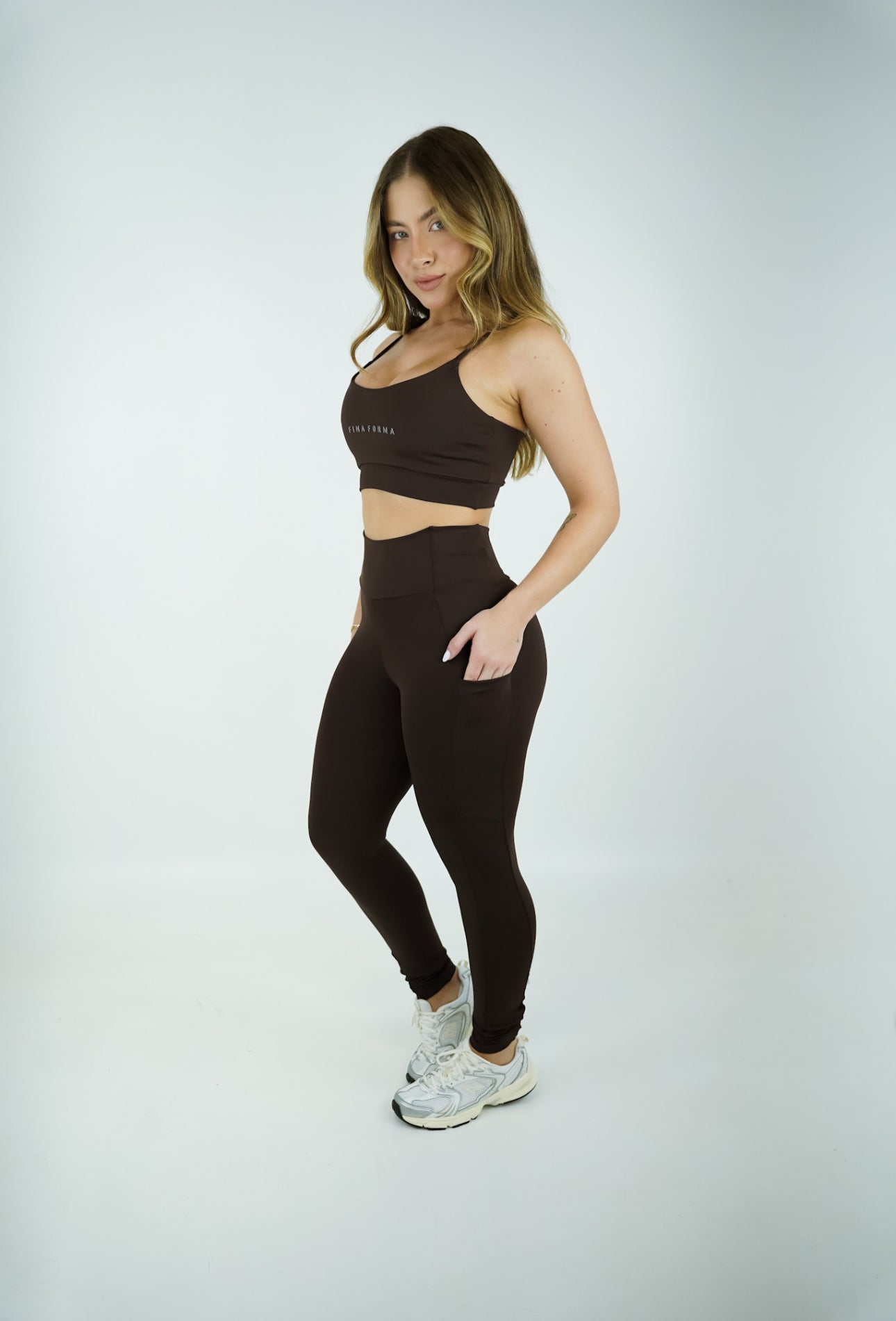 LEGGING COM BOLSO - MARROM FORTE