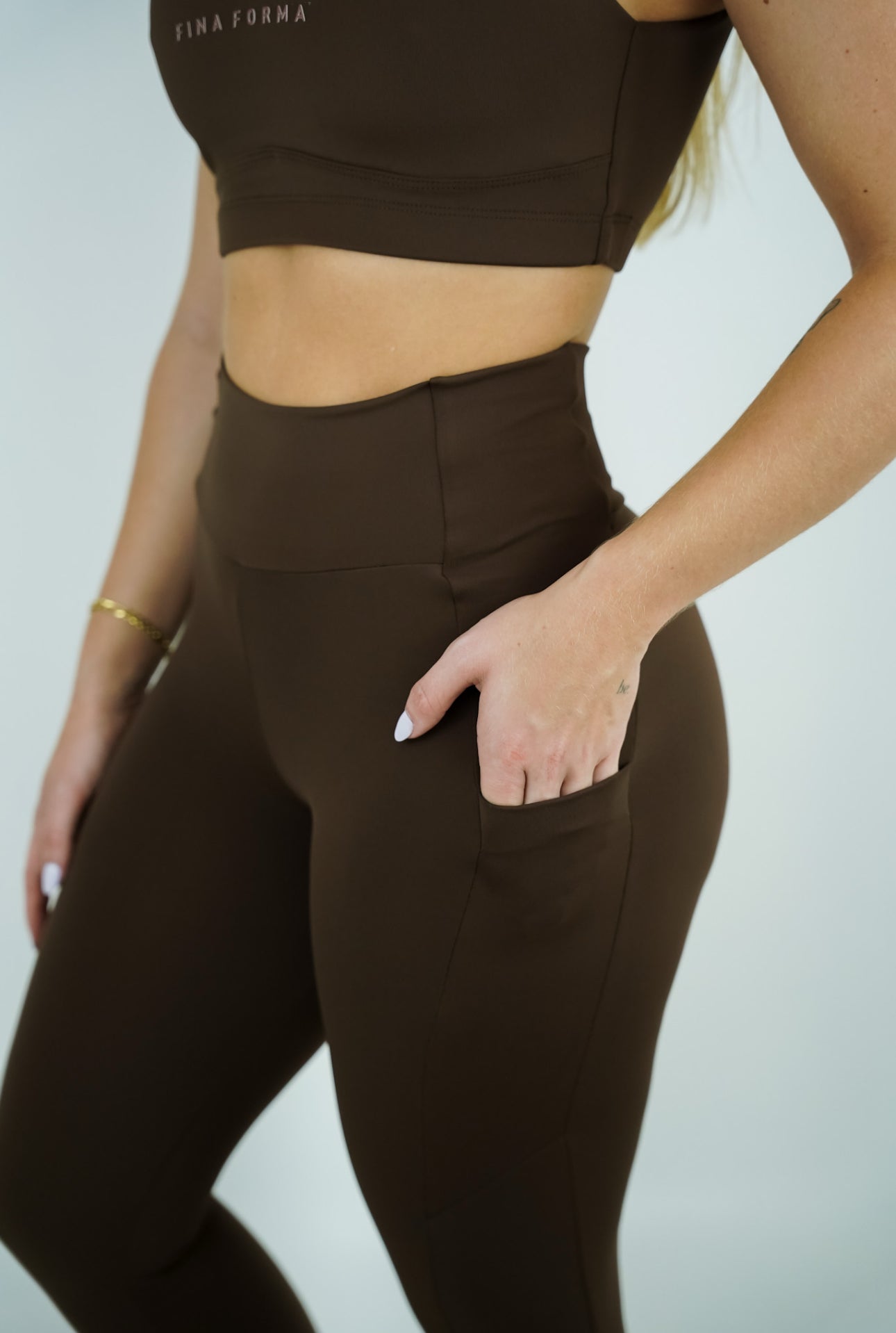 LEGGING COM BOLSO - MARROM