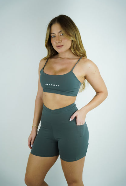 BERMUDA COM BOLSO - CINZA