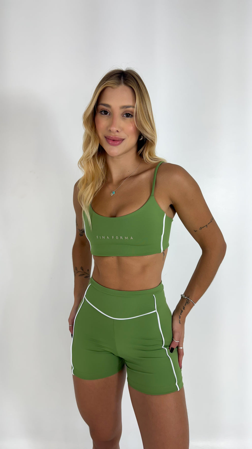 TOP BÁSICO - VERDE - Fina Forma Fitness