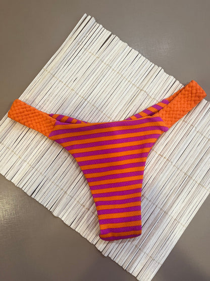 Calcinha Luna Encanto - LISTRADO LARANJA