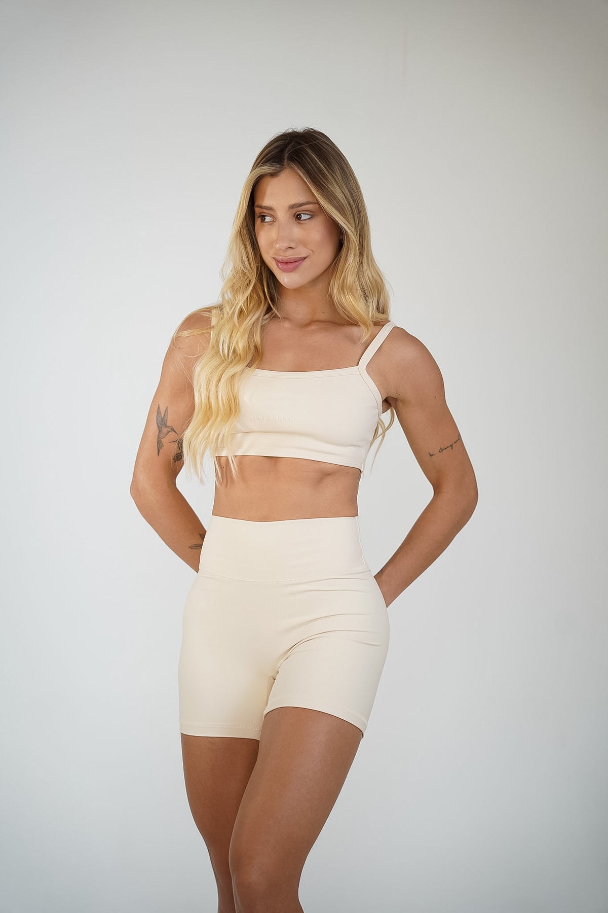 Shorts Essência e Top Serena Off-White — Fresh Collection