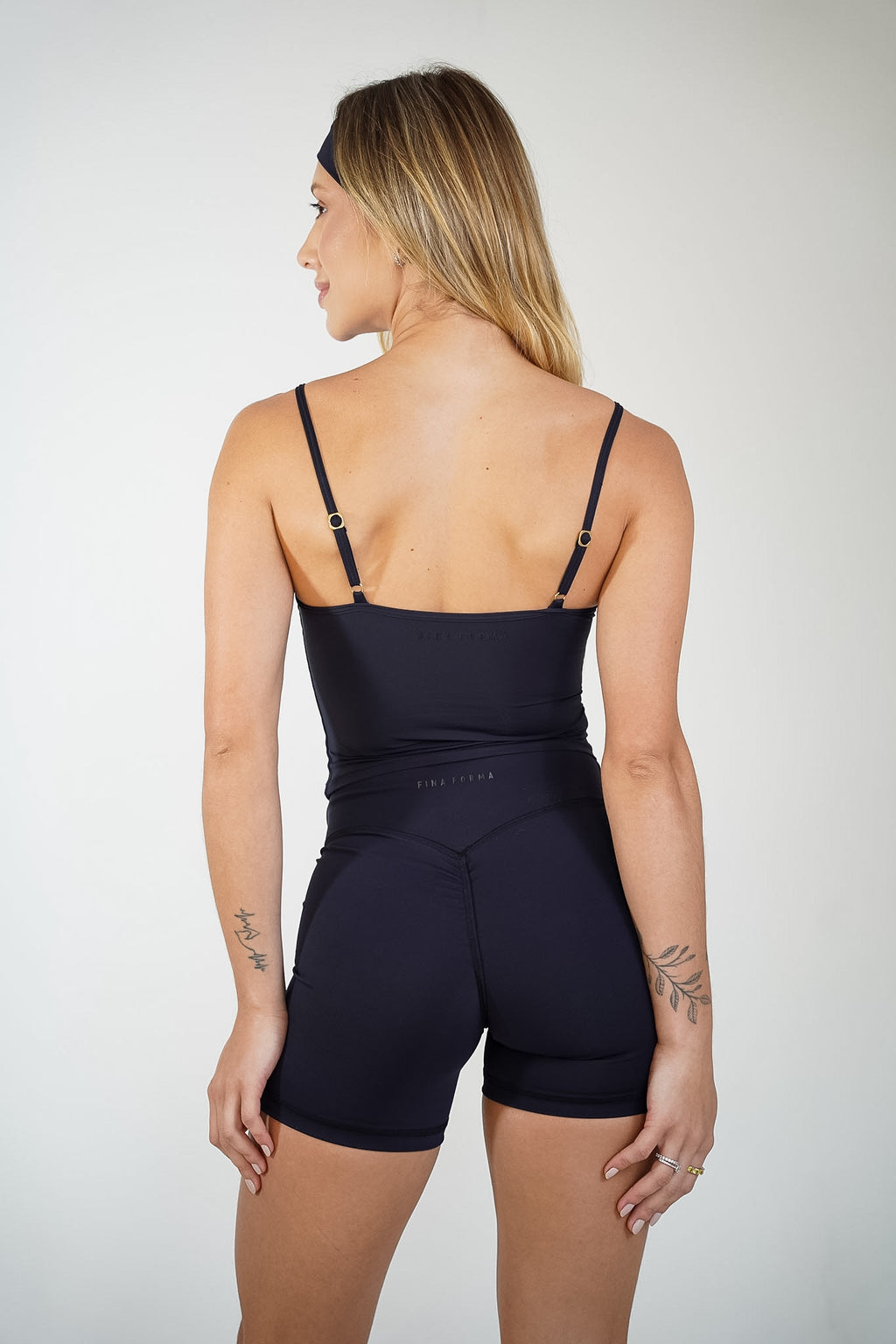 Regata Prumo e Shorts Essência Preto — Fresh Collection