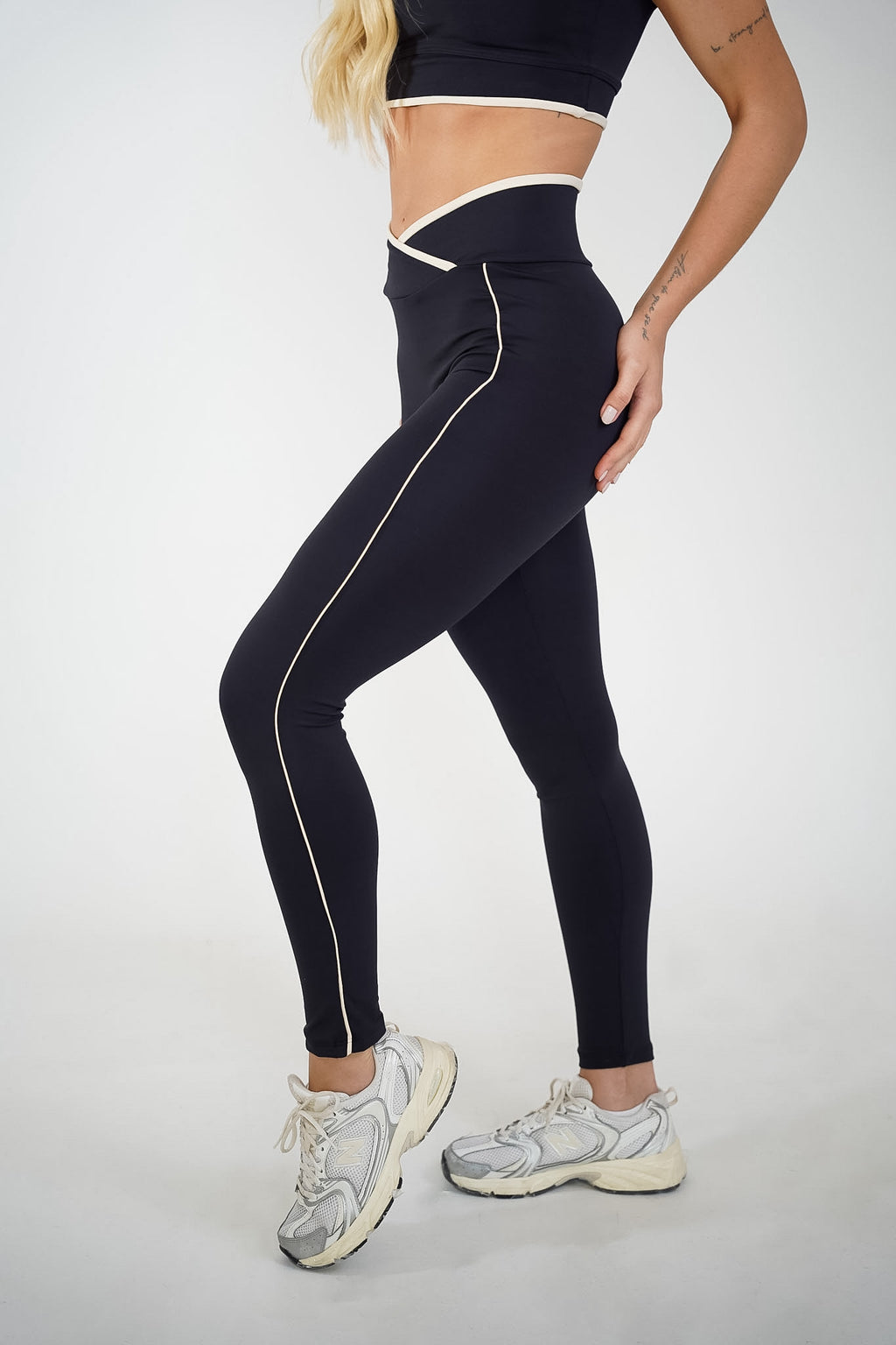 Legging Flora Preto — Fresh Collection