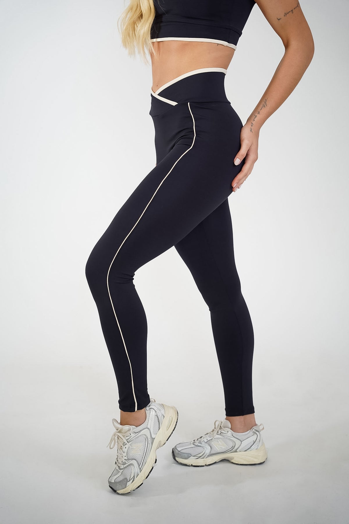 Legging Flora Preto — Fresh Collection