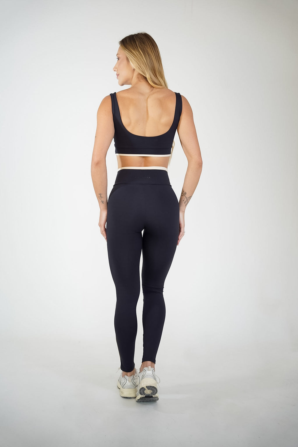 Legging Flora Preto — Fresh Collection