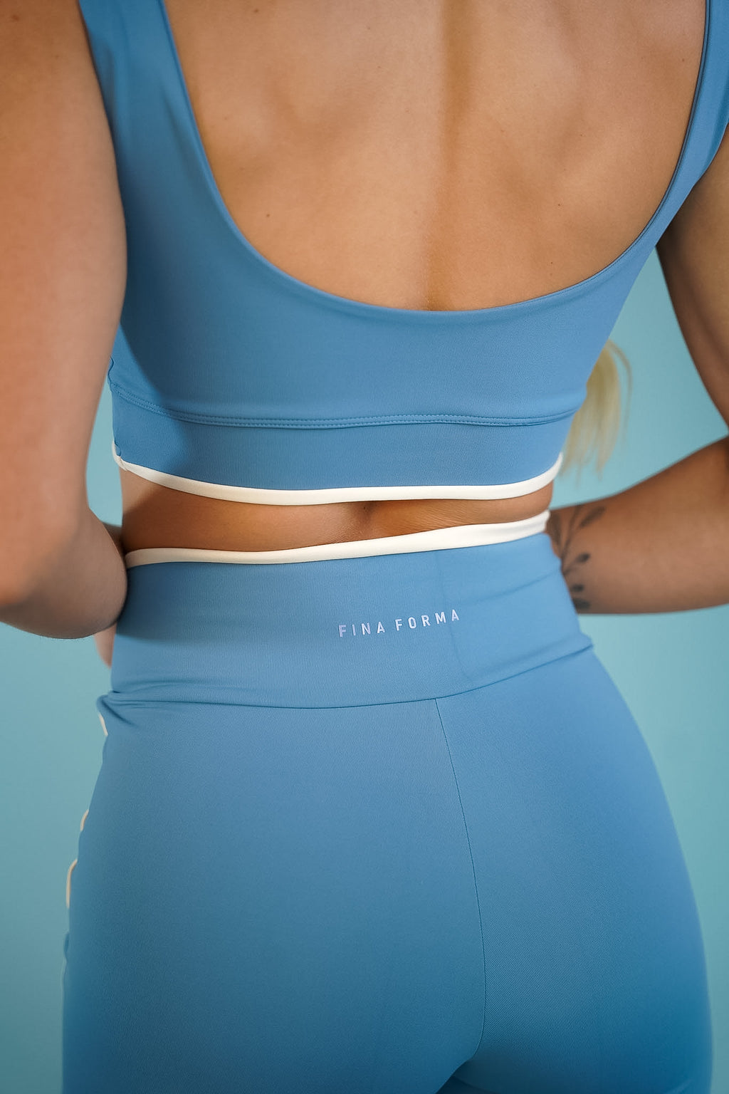 Top Flora Atmos da Fresh Collection — detalhe das costas e do acabamento claro
